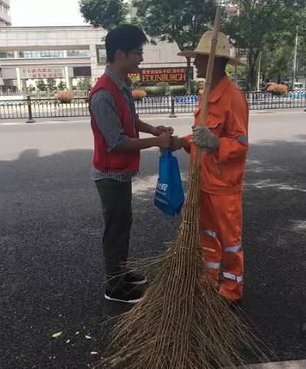 徐州英才网夏日公益行